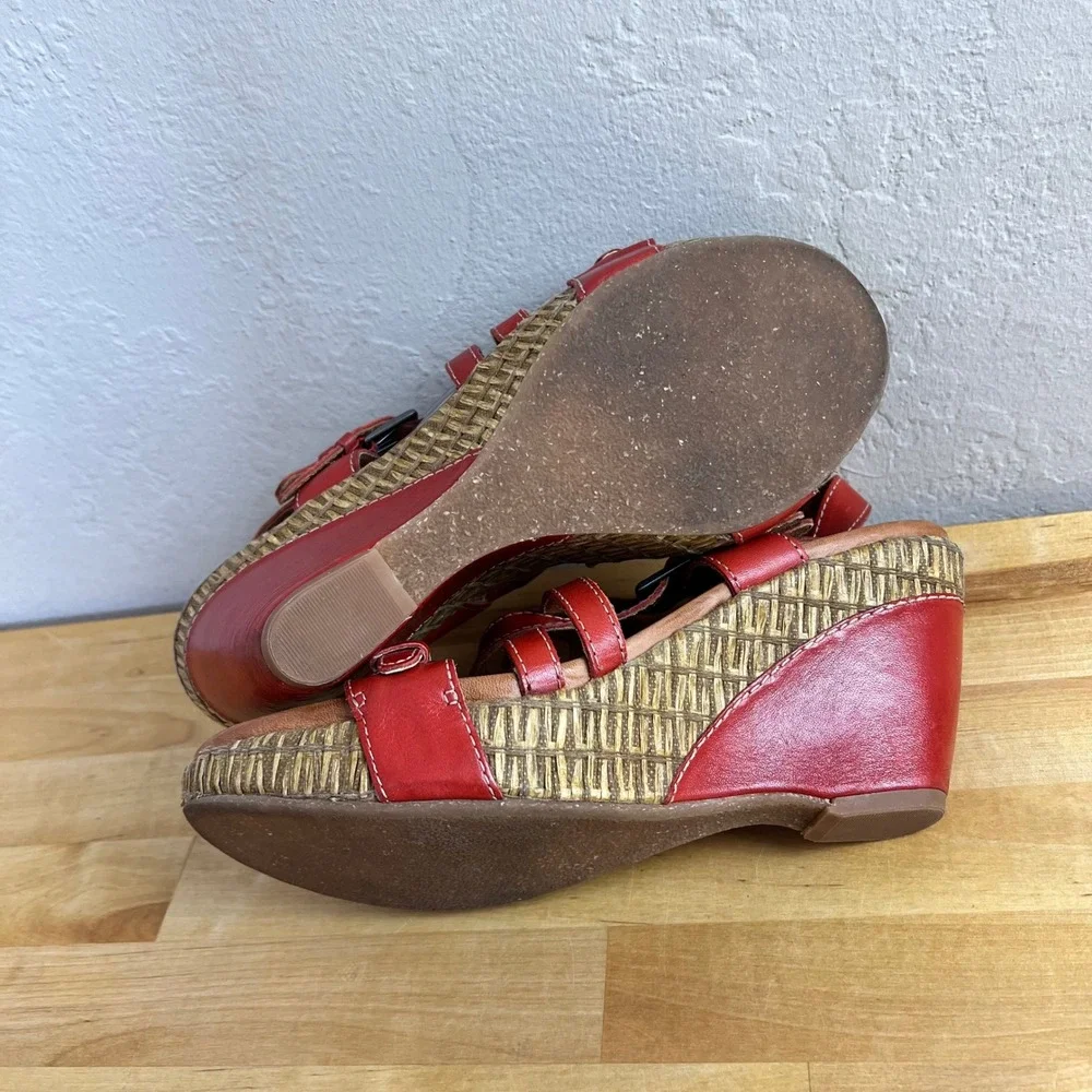 Naya Sandals Maize Size 8.5 Red Leather Strappy Buckle Wedge Espadrille